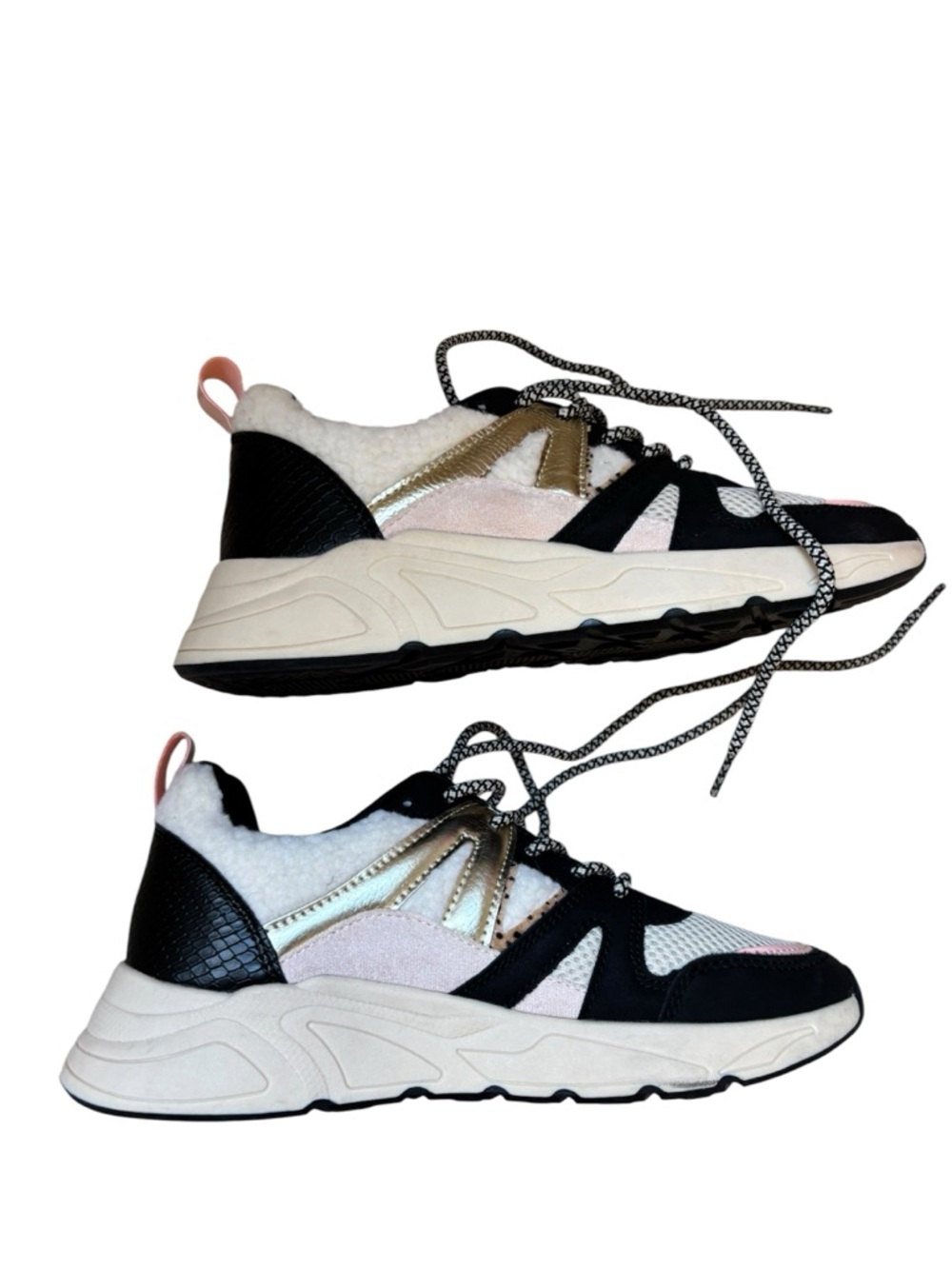 Womenโs Posh Black + Pink Fashion Athletic Sneakers